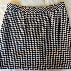 Chadwicks Houndstooth Wool Blend Pencil Skirt. Black/White. Size 16P.
